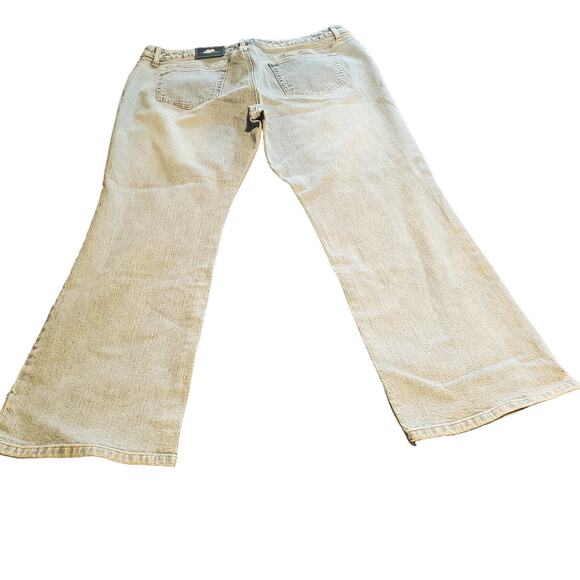 NEW Lands' End Size 16P (37x27.5) Straight Boot Cut Jeans Antique Light Wash - Picture 3 of 10